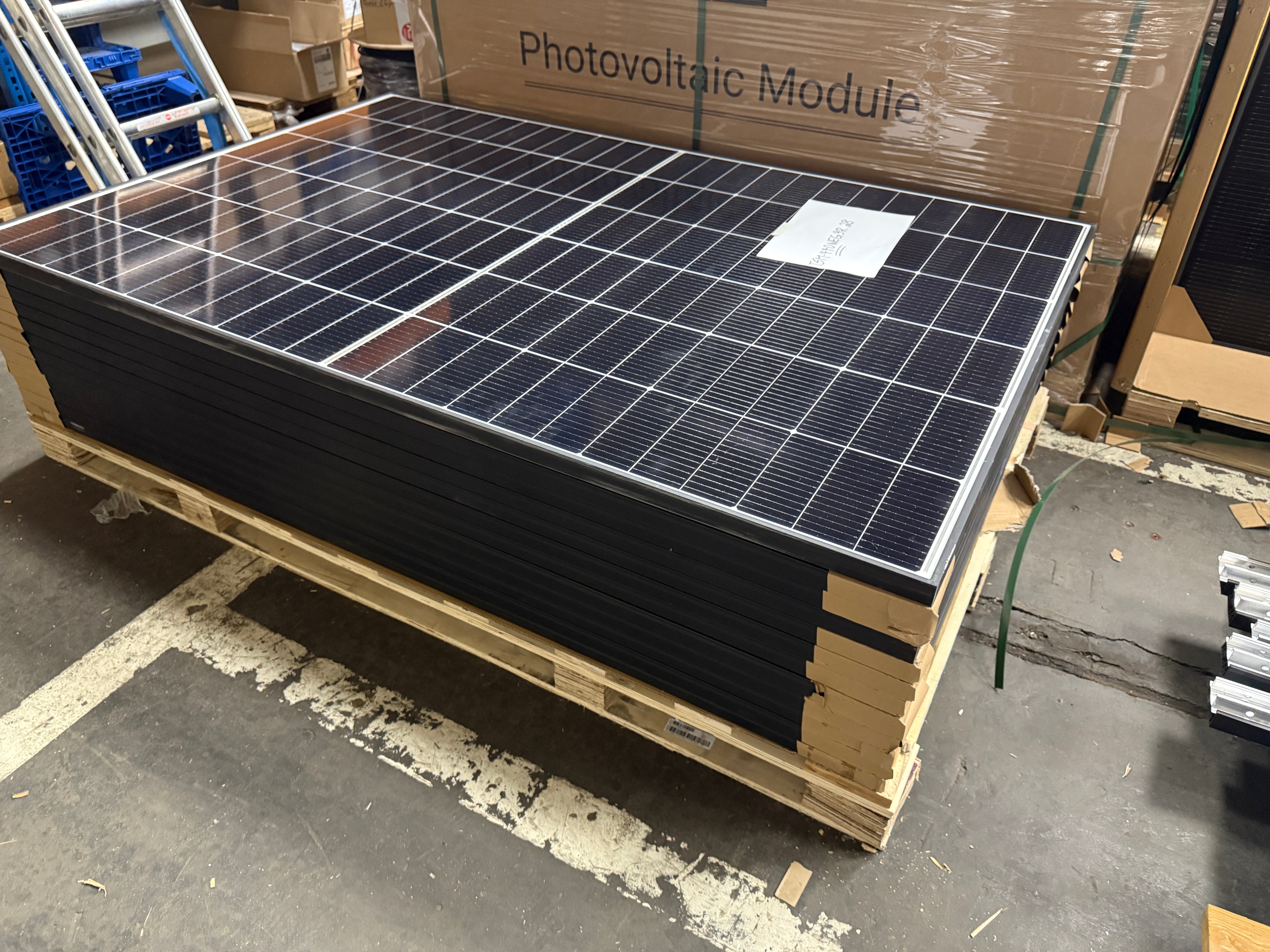 Restposten 12xTrina Vertex S+ Solarmodul Glas/Glas TSM-NEG9R.28 440W Black Frame Restposten 12xTrina Vertex S+ Solarmodul Glas/Glas TSM-NEG9R.28 440W Black Frame